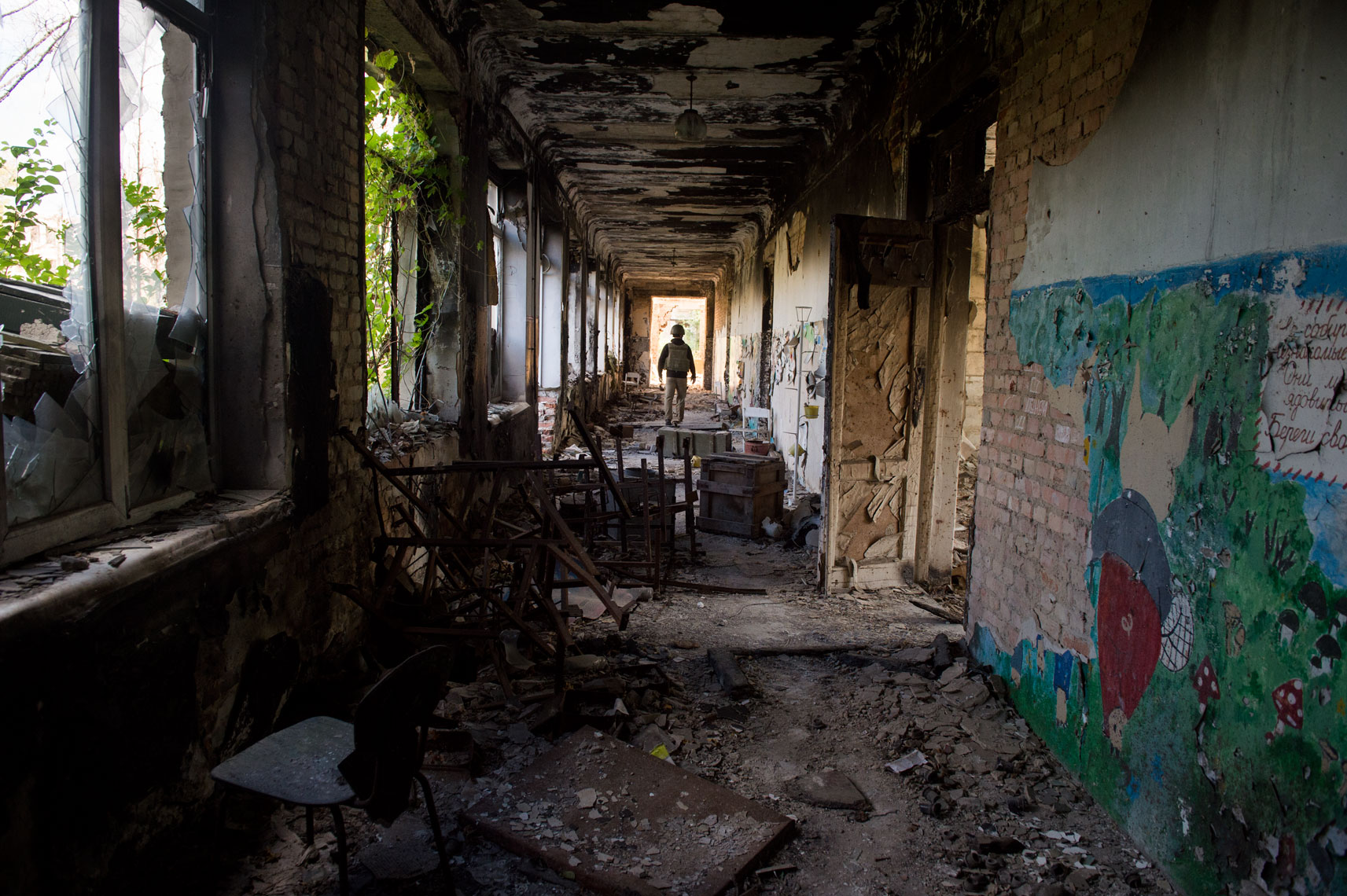 destroyed-school-in-Pisky
