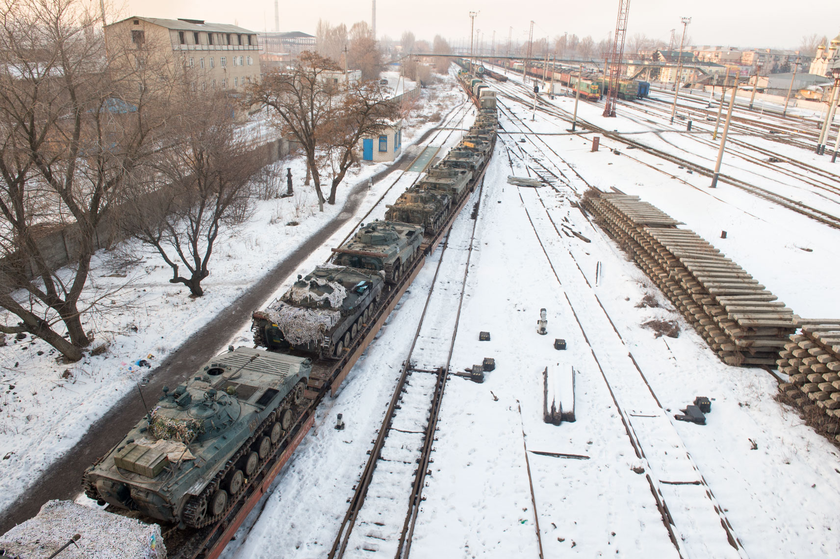 tanks-on-tracks-in-Kostyantynivka